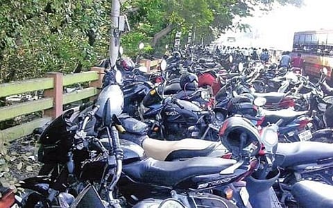 கோவை கார் சிலிண்டர் வெடிப்பு எதிரொலி: சென்னையில் கேட்பாரற்ற 1,027 வாகனங்கள் பறிமுதல்