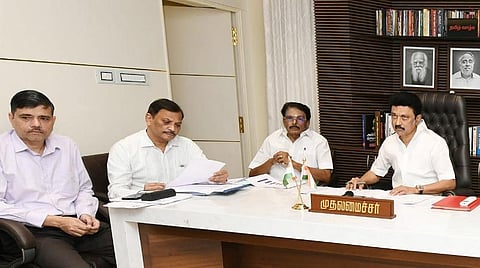 முதல்வர் தலைமையில் நடந்த வடகிழக்குப் பருவமழை ஆலோசனைக் கூட்டம்