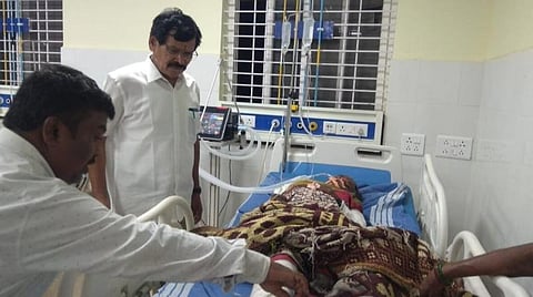 ஆந்திராவில் கனமழை - வயலில் மின்கம்பி அறுந்து 6 பெண்கள் உயிரிழப்பு