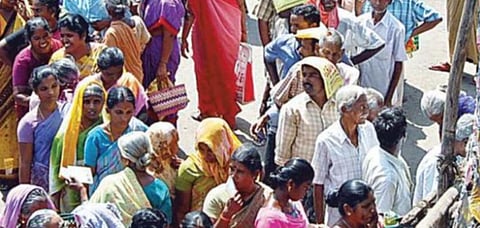 சூப்பர் பணக்காரர்கள் எண்ணிக்கை 98,000-ல் இருந்து 18 லட்சமாக அதிகரிப்பு - நடுத்தர மக்கள் 14%-ல் இருந்து 31% ஆக உயர்வு