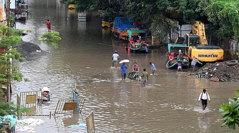 சென்னையில் மழை இல்லாததால் வடிகால்களில் அடைப்பை நீக்க உத்தரவு: மழைநீர், கழிவுநீர் அகற்றும் பணியில் 501 வாகனங்கள்
