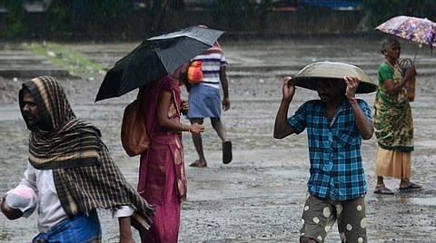 செங்கல்பட்டு, தஞ்சை, நாகை உள்ளிட்ட18 மாவட்டங்களில் இன்று கனமழை வாய்ப்பு: வானிலை ஆய்வு மையம் எச்சரிக்கை