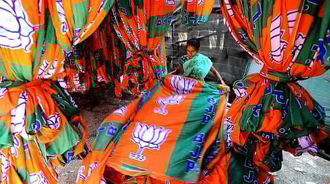 குஜராத், இமாச்சல பிரதேச சட்டப்பேரவைத் தேர்தலில் பாஜக அமோக வெற்றி பெறும்: கருத்துக் கணிப்புகளில் தகவல்