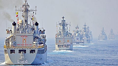 கையருகே கிரீடம் - 17: பிளஸ் 2 முடித்ததும் கடற்படை அதிகாரி ஆகலாம்!