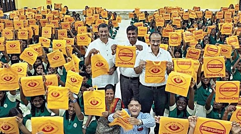 மாநகராட்சி, இந்தியன் ஆயில் நிறுவனம் சார்பில் 600 பள்ளி மாணவிகளுக்கு மஞ்சப்பை