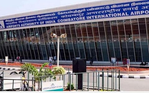 கோவை விமான நிலையத்தில் 7.7 கிலோ கடத்தல் தங்கம் பறிமுதல்