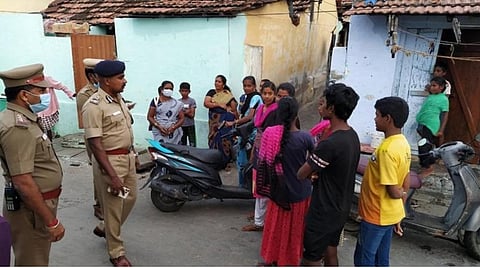 கோவை கார் வெடிப்பு சம்பவம் | சிசிடிவி கேமராக்களின் செயல்பாட்டை வீடு வீடாக ஆய்வு செய்யும் போலீஸார்