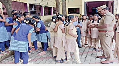 சென்னையில் பள்ளிகள், கல்லூரிகளில் போக்சோ சட்டம் குறித்து விழிப்புணர்வு முகாம்கள்