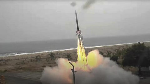 விண்ணில் சீறிப்பாயும் விக்ரம் எஸ் ராக்கெட்