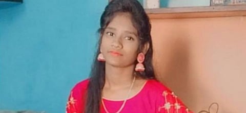 கால்பந்து வீராங்கனை இறந்த விவகாரத்தில் தலைமறைவு - அரசு மருத்துவர்களை தீவிரமாக தேடும் தனிப்படை