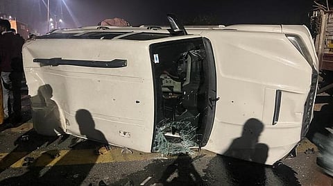 விபத்தில் சிக்கிய கார்