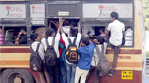 பேருந்தில் எல்லை மீறும் மாணவர்களை வீடியோ மூலம் அடையாளம் கண்டு நடவடிக்கை எடுக்க உத்தரவு
