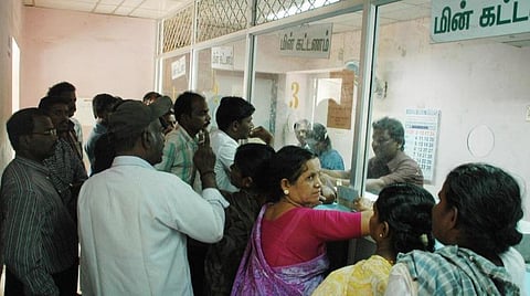 ஆதார் இணைப்பு அறிவிப்பால் மின்கட்டணம் செலுத்த முடியாமல் மக்கள் தவிப்பு