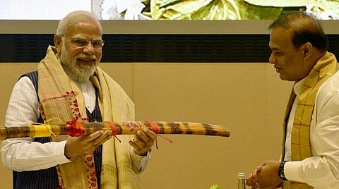 நாட்டின் பாரம்பரியத்தில் பெருமை கொள்வோம் - அடிமை மனநிலையை கைவிட பிரதமர் மோடி வலியுறுத்தல்