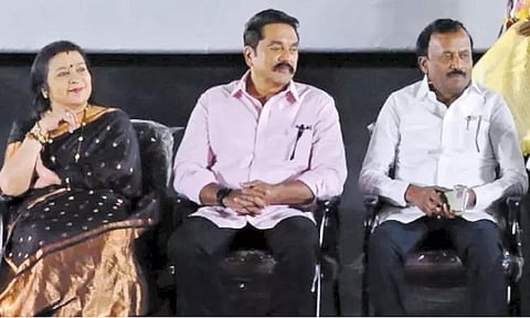 எத்தனை கதாநாயகர்கள் வந்தாலும் எம்.ஜி.ஆருக்கு இணை யாரும் இல்லை: நடிகை லதா பேச்சு