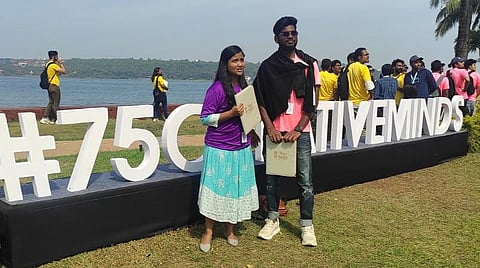 நடிகர் நம்ரிதாவுடன் இசையமைப்பாளர் அபிஷேக் ராஜா