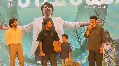 கமல் பாணியில் இளம் நடிகருக்கு ரோலக்ஸ் கடிகாரம் பரிசளித்த மம்முட்டி