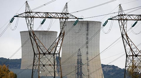 மாண்டஸ் புயல் தாக்கம்: தமிழகத்தில் 5 ஆண்டுகளுக்குப் பிறகு குறைந்த தினசரி மின்சார பயன்பாடு