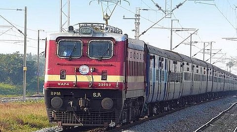 50 ஆயிரம் பேருக்குமேல் உள்ள ஊர்களுக்கு ரயில் இணைப்பு: தமிழகத்தில் 9 ஊர்களில் சாத்தியக்கூறுகளை ஆய்வு செய்ய அறிவுறுத்தல்