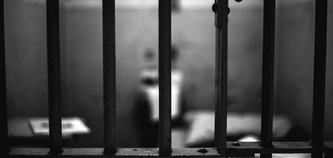 சேலம் | லஞ்ச வழக்கில் சிக்கிய போலீஸ் எஸ்ஐ-க்கு ஓராண்டு சிறை