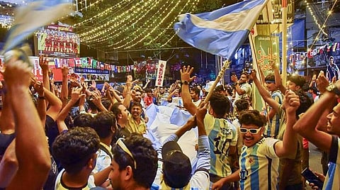 கொச்சியில் அர்ஜென்டினாவின் வெற்றியை கொண்டாடும் ரசிகர்கள்