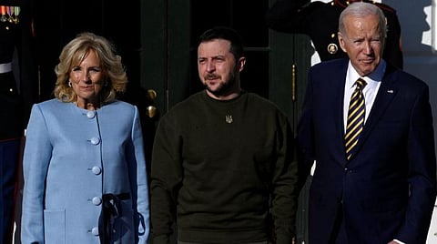 300 நாட்களுக்கு பின் முதல் வெளிநாட்டு பயணம் - ஜோ பைடனை சந்தித்த உக்ரைன் அதிபர் ஜெலென்ஸ்கி