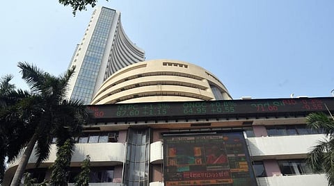 மூன்றாவது நாளாக பங்குச்சந்தை வீழ்ச்சி: சென்செக்ஸ் 241 புள்ளிகள் சரிவு