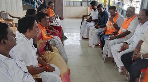 காரைக்காலில் நடைபெற்ற பாஜக செயல் வீரர்கள் கூட்டத்தில் பங்கேற்ற கட்சியின் புதுச்சேரி தலைவர் வி.சாமிநாதன் மற்றும் நிர்வாகிகள்