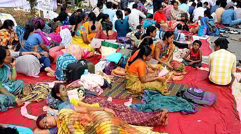 ஆசிரியர்கள் போராட்டம்