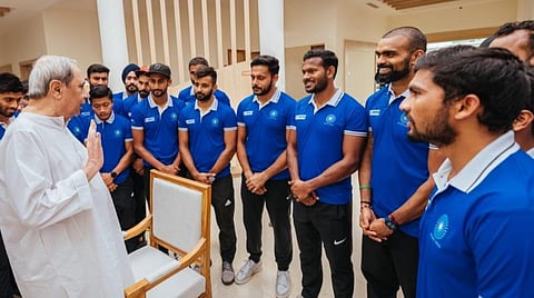 இந்திய வீரர்களை சந்தித்த ஒடிசா முதல்வர் நவீன் பட்நாயக்