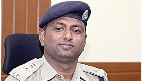 நீங்களும் யூபிஎஸ்சி வெல்லலாம் - 23: தமிழ்வழியில் தமிழக அரசு பள்ளியில் படித்து ஐபிஎஸ்