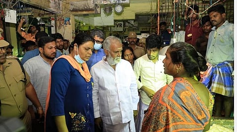 கோயம்பேடு மார்க்கெட்டை ஆய்வு செய்த அமைச்சர் சேகர் பாபு