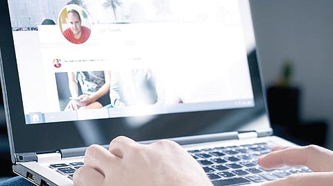 சைபர் புத்தர் சொகிறேன் - 25: அந்தரங்க புகைப்படத்தை பகிரலாமா?