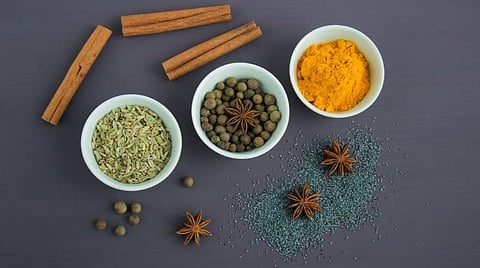 குளிர்காலத்தில் சளி, இருமலைத் தடுக்கும் வீட்டு வைத்தியங்கள்: சித்த மருத்துவ வழிகாட்டுதல்