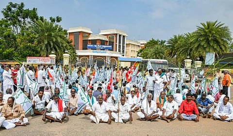 தனியார் சர்க்கரை ஆலை விவகாரம்: ஜன.21-ல் தமிழகம் முழுவதும் விவசாயிகள் போராட்டம்