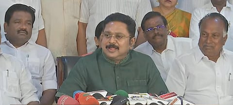 செய்தியாளர்களை சந்தித்த டிடிவி தினகரன்