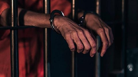 காப்பீடுக்காக அப்பாவியை கொலை செய்த விவகாரம் - குற்றவாளியை காட்டிக் கொடுத்த தீயில் கருகாத கால்