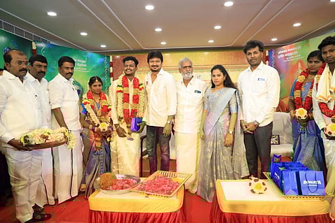 சென்னையில் 9 இணையர்களுக்கு திருமணம் நடத்திவைத்த இளைஞர் நலன் மற்றும் விளையாட்டுத்துறை அமைச்சர் உதயநிதி ஸ்டாலின்