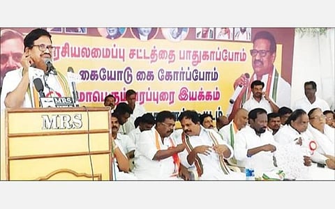 திருவண்ணாமலையில் நடைபெற்ற மண்டல அளவிலான ஆலோசனை கூட்டத்தில் பேசும் தமிழக காங்கிரஸ் கமிட்டியின் தலைவர் கே.எஸ்.அழகிரி.