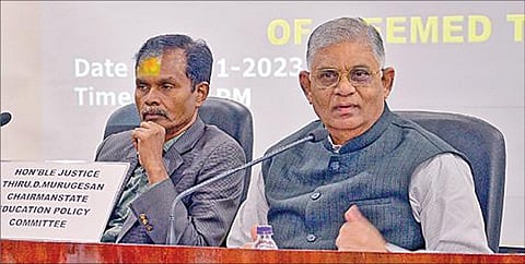 பல்கலைக்கழகங்களின் துணைவேந்தர்களுடனான கருத்துக்கேட்பு கூட்டம், மாநில கல்விக் கொள்கை வடிவமைப்பு குழு தலைவர் முன்னாள் நீதிபதி முருகேசன் தலைமையில் சென்னையில் நேற்று நடைபெற்றது. உடன் குழு உறுப்பினர் எல்.ஜவகர் நேசன். படம்: பு.க.பிரவீன்