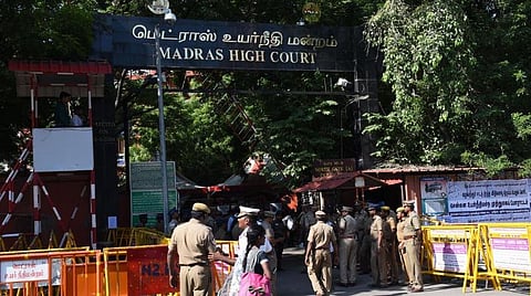 தமிழகத்தில் குட்கா, பான் மசாலா உள்ளிட்ட புகையிலை பொருள் மீதான தடை ரத்து