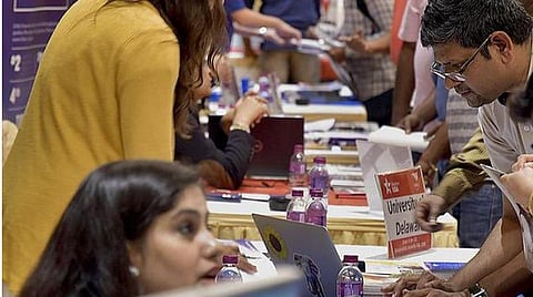 இதுவரையில் இல்லாத அளவில் இந்த ஆண்டு இந்தியர்களுக்கு அதிக விசா வழங்க முடிவு - அமெரிக்க தூதரகத் தலைவர் தகவல்