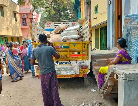 சிவகாசியில் ரேஷன் அரிசி கடத்திய பெண் விற்பனையாளர் உட்பட இருவர் கைது