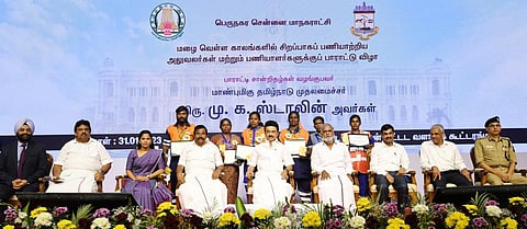 பருவமழைக் காலங்களில் சிறப்பாக பணியாற்றியவர்களுக்கான பாராட்டு விழாவில் பங்கேற்ற முதல்வர் ஸ்டாலின்