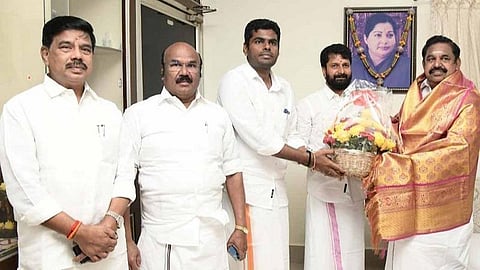 எடப்பாடி பழனிசாமியுடன் அண்ணாமலை சந்திப்பு