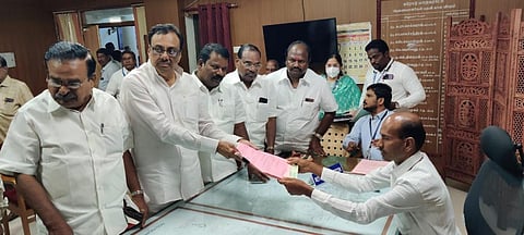 பரபரத்த அதிமுக முகாம்கள் முதல் வேட்புமனு தாக்கல் வரை: செய்தித் தெறிப்புகள் 10 @ பிப்.3, 2023