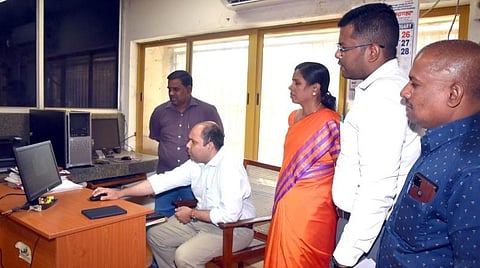 ஈரோடு கிழக்கு தொகுதியில் 32 வாக்கு சாவடி பதற்றமானவை: மாவட்ட தேர்தல் அலுவலர் தகவல்