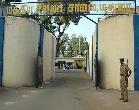 மதுரை சிறை கைதிகளுக்கான வீடியோ, ஆடியோவுடன் கூடிய நூலகத் திட்டம்: தமிழகத்தில் முதன்முறையாக அமல்