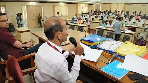 ஈரோடு கிழக்கு இடைத்தேர்தல் | 83 வேட்புமனுக்கள் ஏற்பு: ஓபிஎஸ் அணி வேட்பாளர் உட்பட 38 பேரின் மனு தள்ளுபடி