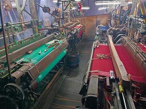 பேச்சுவார்த்தையில் உடன்பாடு | 13 நாட்களாக நடந்த ராஜபாளையம் விசைத்தறி தொழிலாளர்கள் வேலைநிறுத்தம் வாபஸ்